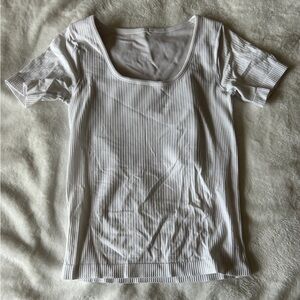 Lululemon 4 Ebb to Street short sleeve top